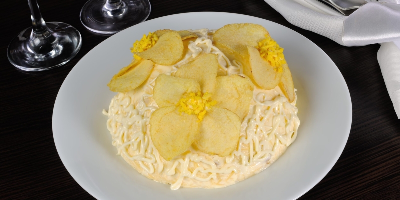 7 очень вкусных салатов с чипсами. Просто попробуйте