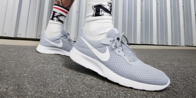 Надо брать: кроссовки Nike Tanjun со скидкой 56%